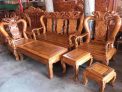 Bàn gỗ đỏ